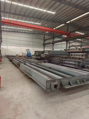 Structure de l'échelle du camion de pont en acier à poutre U pour une installation facile